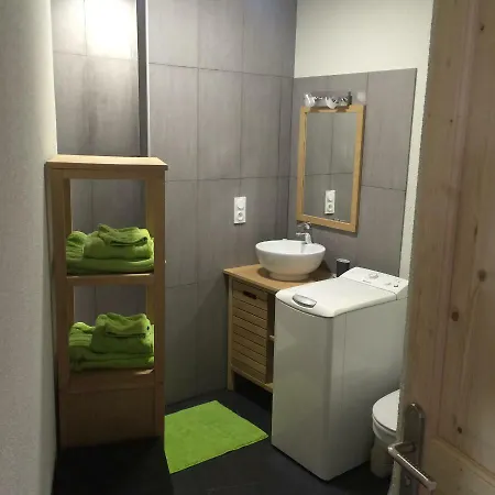 Meuble De Tourisme Au Troubadour, Vaste T2 Proximite Republique Avec Garage Дижон