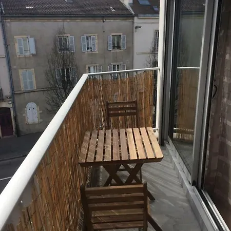 Meuble De Tourisme Au Troubadour, Vaste T2 Proximite Republique Avec Garage *
